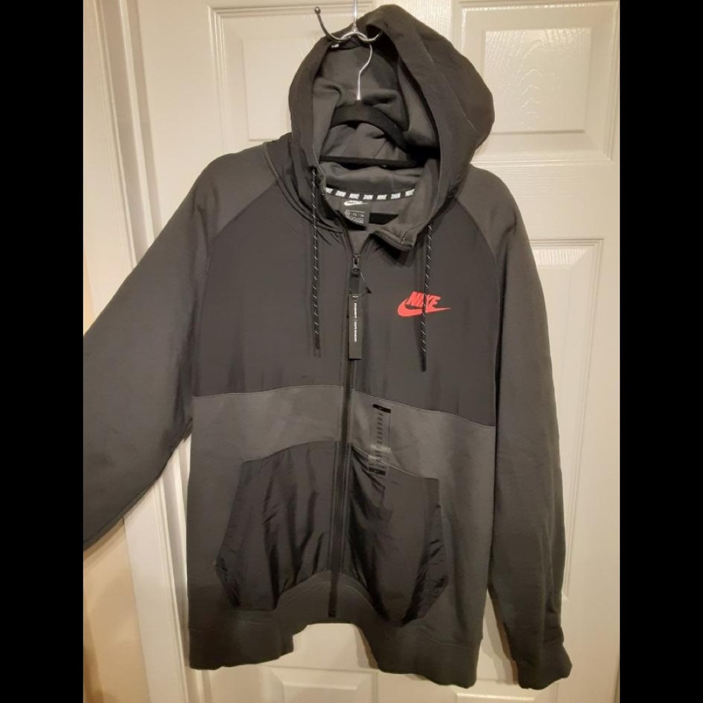Nike hoodie. Great condition.